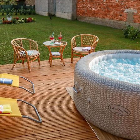 Guest House Studio Apartman Marina - With Jacuzzi, Free Parking, Pet Friendly Карловац Екстериор снимка