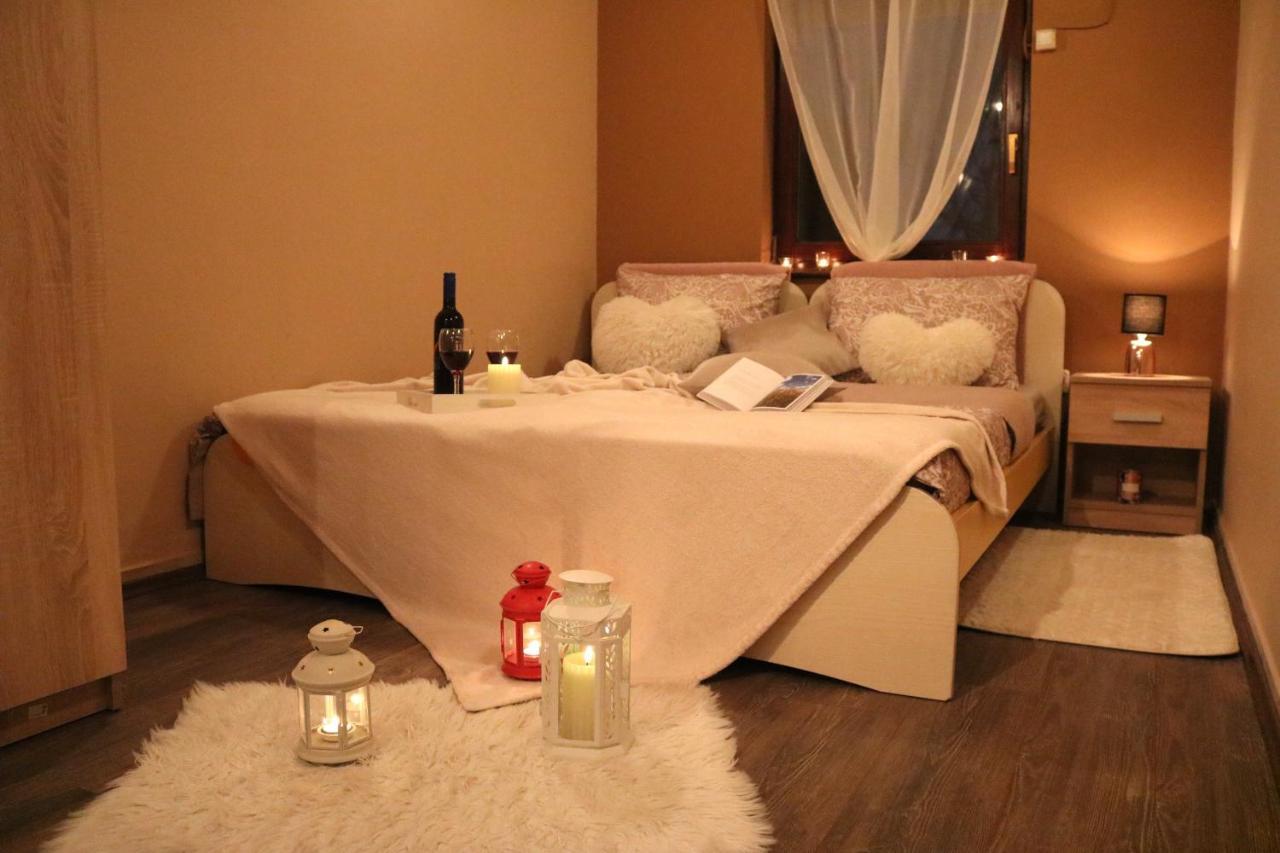 Guest House Studio Apartman Marina - With Jacuzzi, Free Parking, Pet Friendly Карловац Екстериор снимка