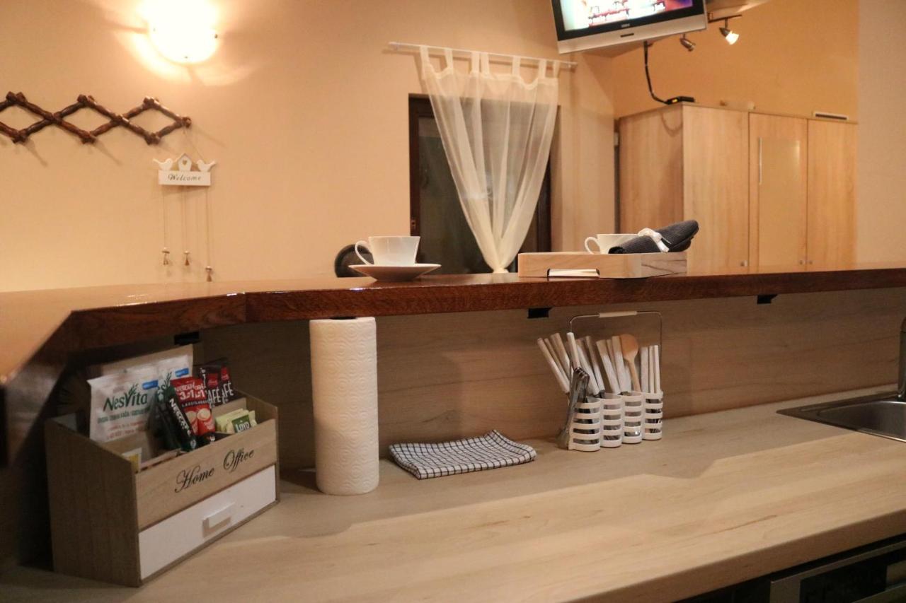Guest House Studio Apartman Marina - With Jacuzzi, Free Parking, Pet Friendly Карловац Екстериор снимка